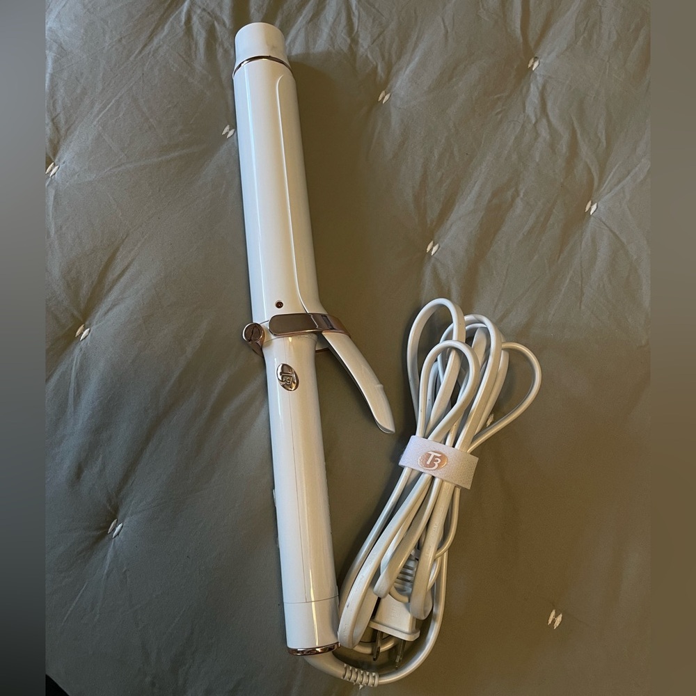 T3 Curling Iron - Ceramic Extra-Long Barrel 1.5 inch